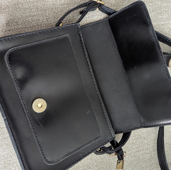 PU leather crossbody bag - Picture 3 of 8